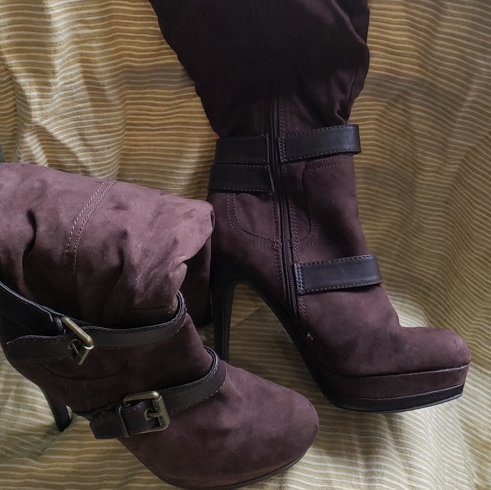 Microsuede platform boot